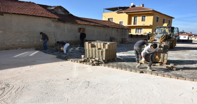 İnönü Mahallelerinde Kilit Taş Döşeme Çalışmaları Sürüyor