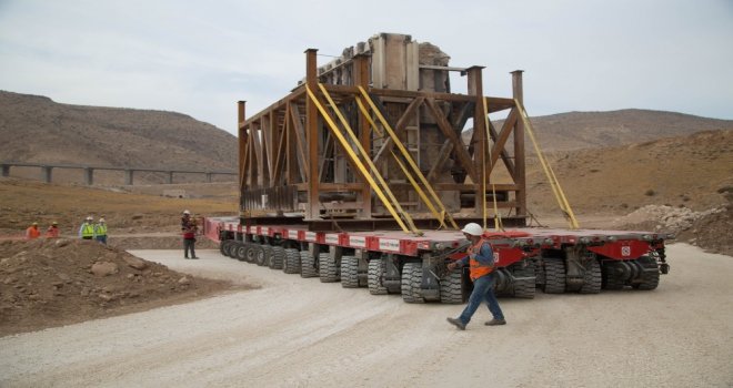 Hasankeyf Kalesinin Orta Kapısı Taşındı