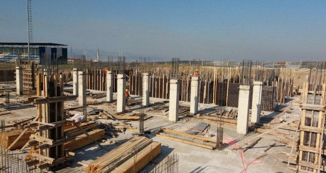 Dilovası Yarı Olimpik Yüzme Havuzu Yükseliyor