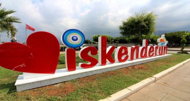 Sahile Nazar Boncuklu İskenderun Logosu