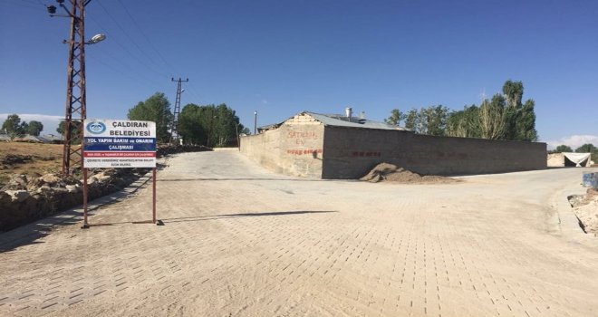 Çaldıranda İşgal Edilen Yollar Yeniden Ulaşıma Açıldı