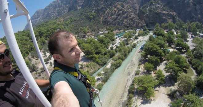 Görme Engelli Öğretmenin Bungee Jumping Heyecanı