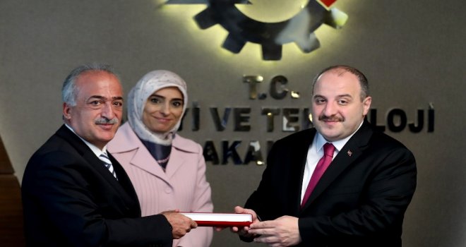 Rektör Çomaklı, Sanayi Ve Teknoloji Bakanı Mustafa Varank İle Bir Araya Geldi