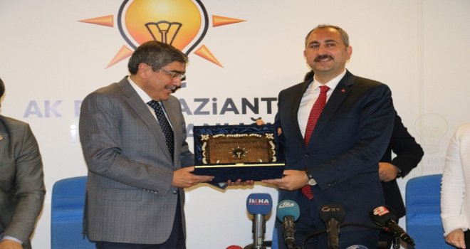 Adalet Bakanı Gülden Ak Parti Gaziantep İl Başkanlığına Ziyaret