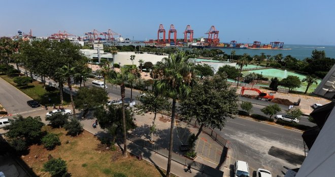 Büyükşehir Yayaların Güveliğini Üst Geçitlerle Sağlayacak