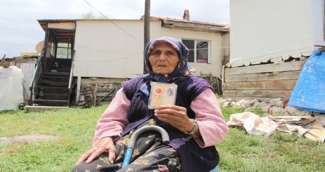 (Özel) Yaşını Kendi Bile Bilmiyor