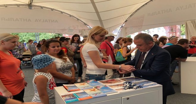 Konyaaltı Belediyesi Moskovadaki Türkiye Festivalinde