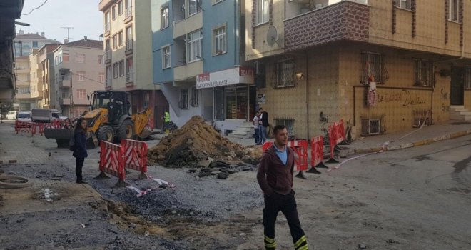 Bağcılarda Altyapı Çalışması Sırasına Doğalgaz Borusu Patladı