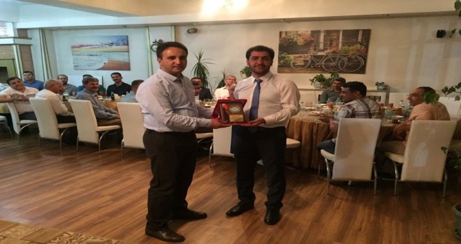 Kaymakam Dündardan Görev Yerleri Değişen Hakim Ve Savcılara Veda Yemeği