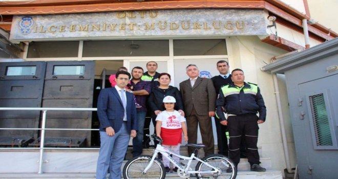 “Kırmızı Düdük” Kampanyasına Katıldı, Bisikletini Aldı