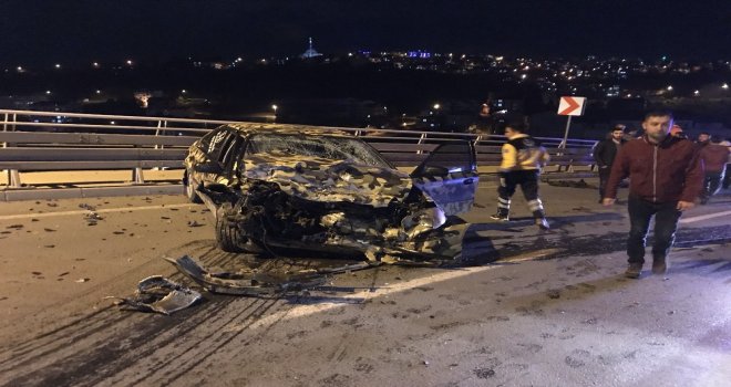 Kontrolden Çıkan Otomobil Karşı Yönden Gelen Otomobille Çarpıştı: 1 Yaralı