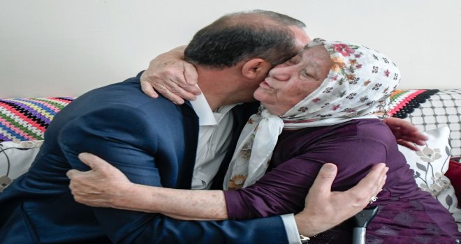 Mamakta 79 Yaşındaki Ayhan Nineye Sürpriz Ziyaret