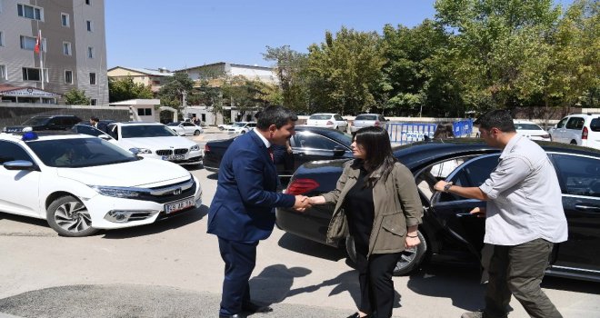 Sarıeroğlundan Muş Belediyesine Ziyaret