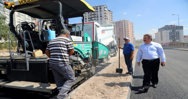 Başkan Palancıoğlundan Asfalt Ekibine Karpuz İkram Etti