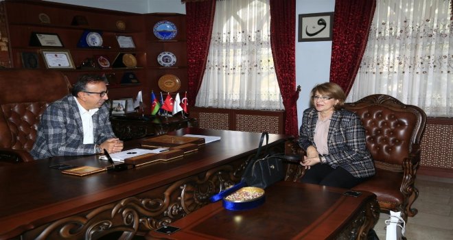 Azerbaycan Büyükelçiliği Eğitim Müşaviri Nesibova, Seçeni Ziyaret Etti
