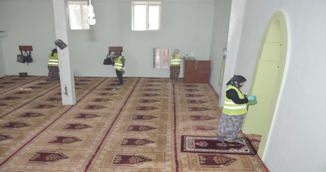 Seyitgazide Camiler Periyodik Olarak Temizleniyor