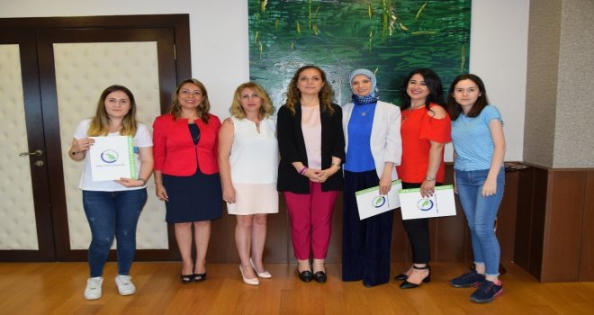 Montessori Öğretmen Eğitimi Programı Katılımcılarına Sertifikaları Takdim Edildi