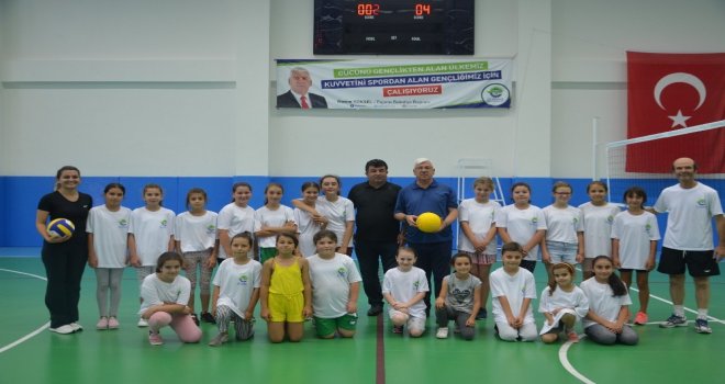 Ergene Belediyesi Gençleri Kötü Alışkanlıklardan Sporla Uzak Tutuyor