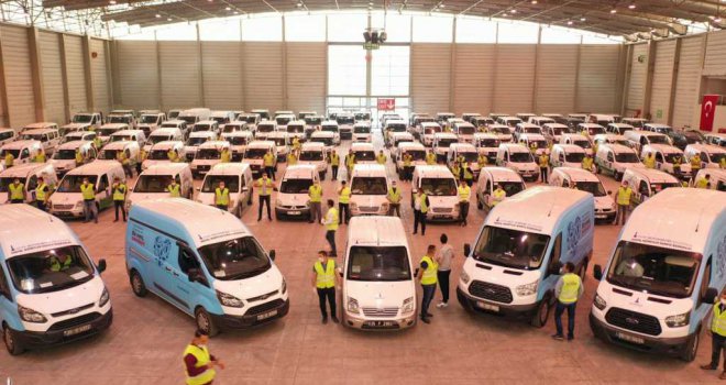 Biz Varız dayanışmasında 200 bin gıda paketi hedefi aşıldı