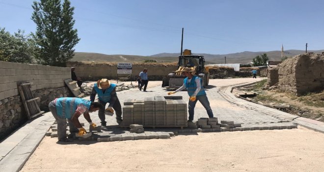 İpekyolunda Yol Yapım Çalışmaları Aralıksız Devam Ediyor