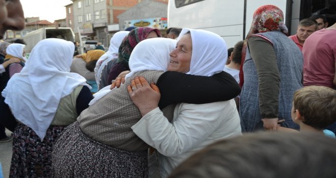 Afyonkarahisarlı Hacılar Memleketlerine Döndü