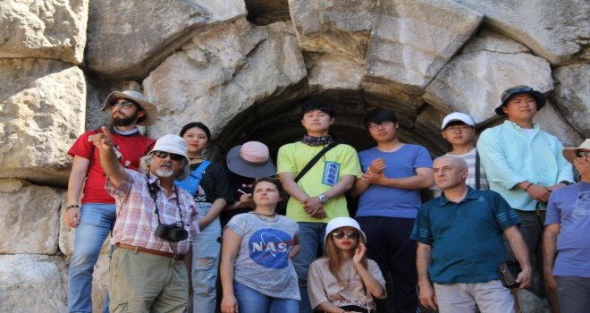 2 Bin Yıllık Antik Baraja Güney Koreli Öğrencilerden İlgi