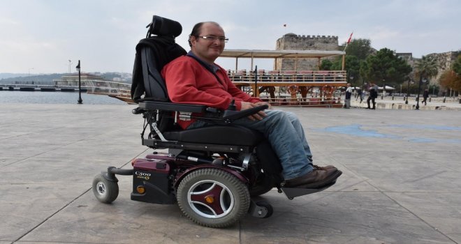 Engelli Genç Akülü Aracına Kavuştu