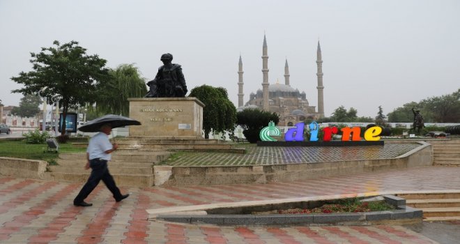 Bir Anda Bastırdı, Caddeler 5 Dakikada Göle Döndü