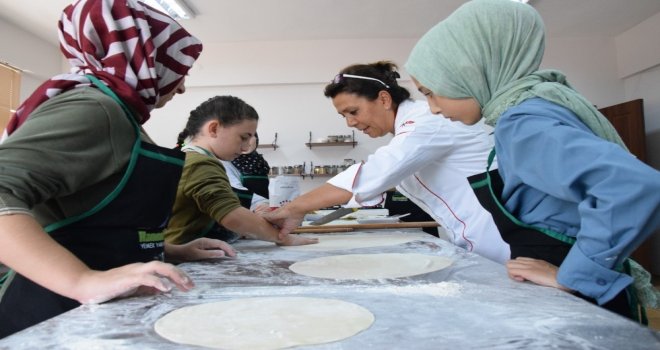 Kartepeli Minik Şefler Yarışmaya Hazırlanıyor