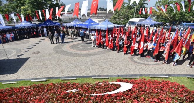 İzmitte Kurtuluş Coşkusu Törenle Başladı