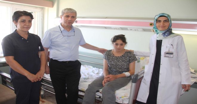 Kedi Üzerine Atlayınca, 15 İğne Yuttu, 9U Henüz Çıkartılamadı