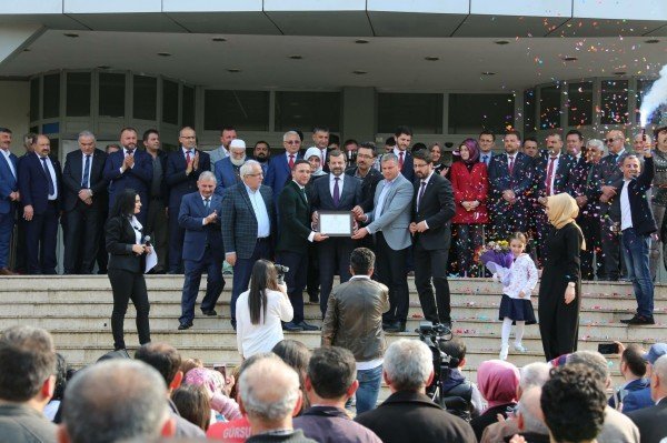 Başkan Işık Mazbatasını Aldı