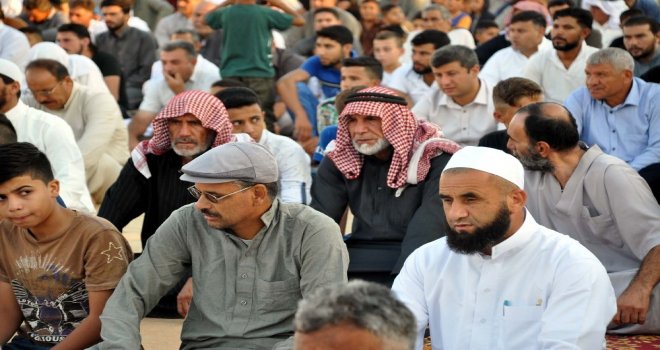 Çadır Kentte Bayram Namazı