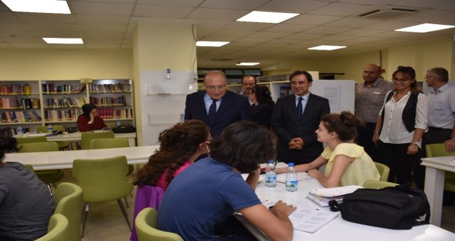 Bakan Yardımcısı Prof. Dr. Dursun: “Biz Kitapla Gençler Arasındaki Köprüyü Kurmaktan Kendimizi Addediyoruz”