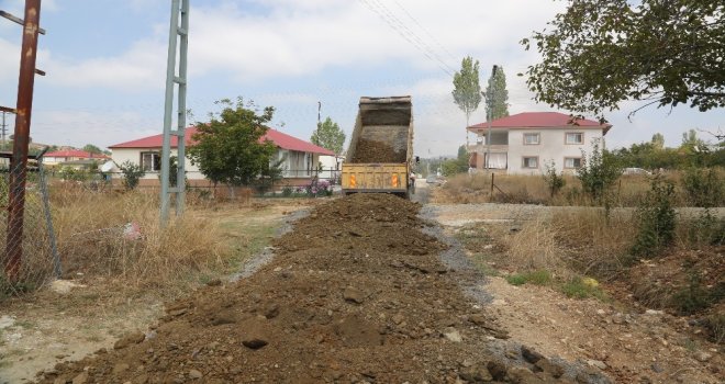 Erdemlide Yol Ve Asfaltlama Çalışmaları Sürüyor