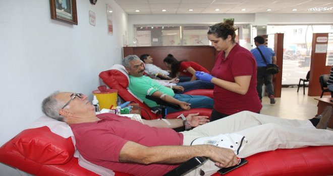 İmodan Kızılaya Kan Bağışı