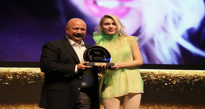 Fizy Müzik Ödüllerinde Jüri Türkiyenin Datası Oldu