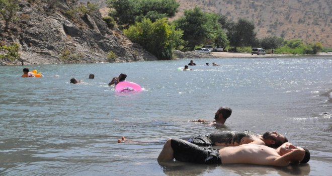 (Özel) Terörle Gündeme Gelen Bestler Dereler, Antalya Plajlarını Aratmıyor