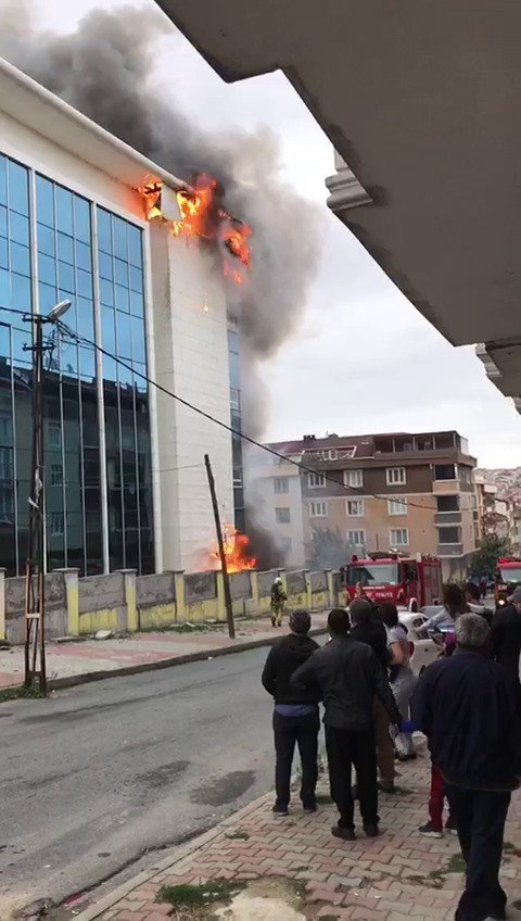 Sultangazide Bulunan Huzurevinde Çıkan Yangın İlk Anları Kamerada