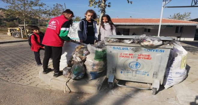 Doğa Yürüyüşünde Temizlik Yaptılar