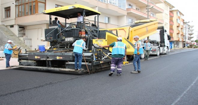 Akçakoca Belediyesi Sıcak Asfalt Sezonunu Açtı