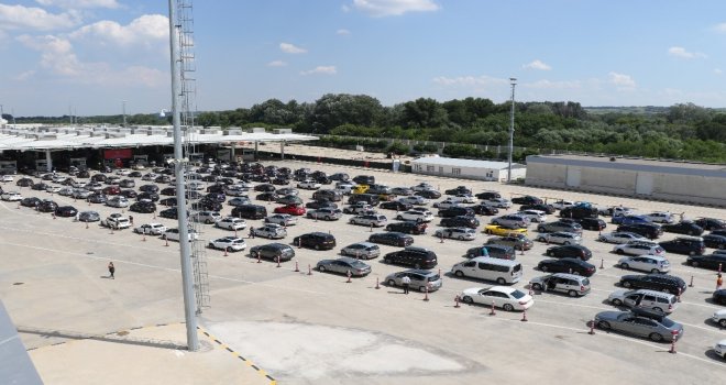 Akın Akın Geliyorlar: 24 Saatte 36 Bin Yolcu, 7 Bin 66 Araç