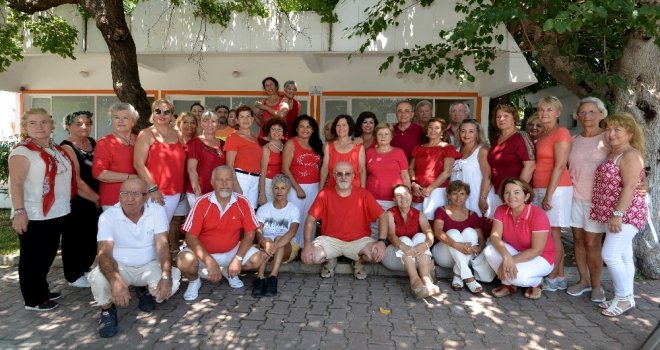 Alzheimere Farkındalık İçin Erdik Dalı Oynayıp, Tiyatro Oyunu Sahneleyecekler