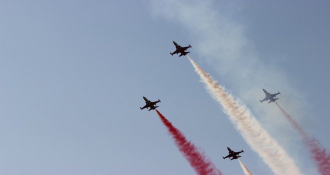 Eskişehirde Türk Yıldızları Rüzgarı