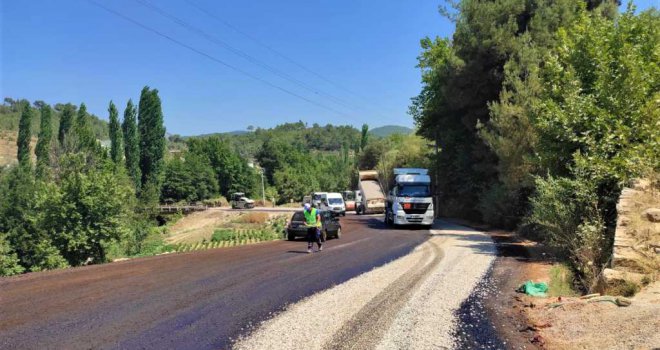 Büyükşehir Kavaklıdere'de Modern ve Güvenli Yollar İçin Çalışıyor