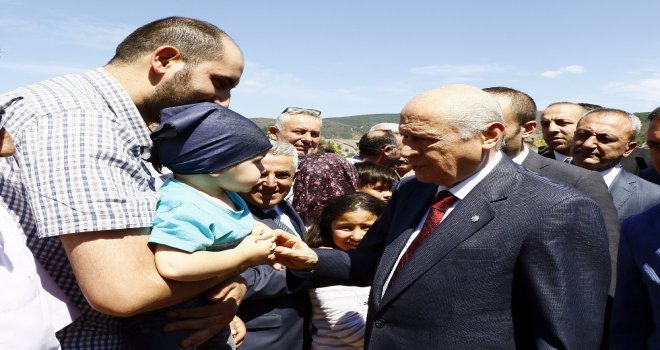 Mhp Lideri Bahçeli Ülkücü Şehitler Anıtını Ziyaret Etti