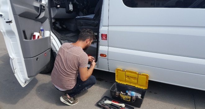 (Özel) Veliler Servis Araçlarını Anbean Takip Edebilecek