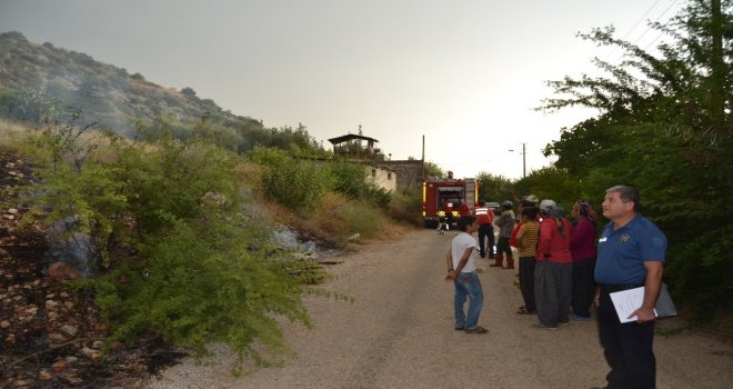 Tarihi Kozan Kalesinde Orman Yangını