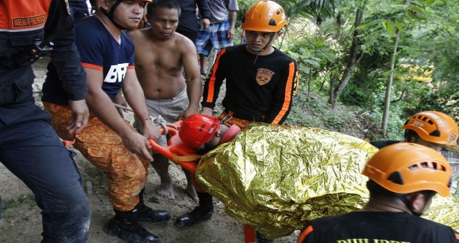 Filipinlerde Toprak Kayması: 5 Ölü