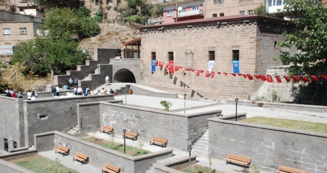 235 Yıllık Tarihi Alemdar Camii İbadete Açıldı